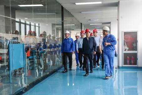 打造向上向前第一象限生力軍 錘煉甘于做人做事作難、受苦受累受屈的企業(yè)家隊(duì)伍——河南投資集團(tuán)黨委書記、董事長劉新勇蒞臨安彩高科開展主題教育調(diào)研